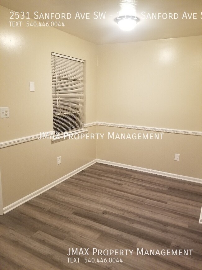 Building Photo - This property has a no security deposit op...