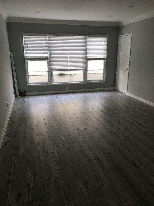 Building Photo - 7735 Hollywood Blvd