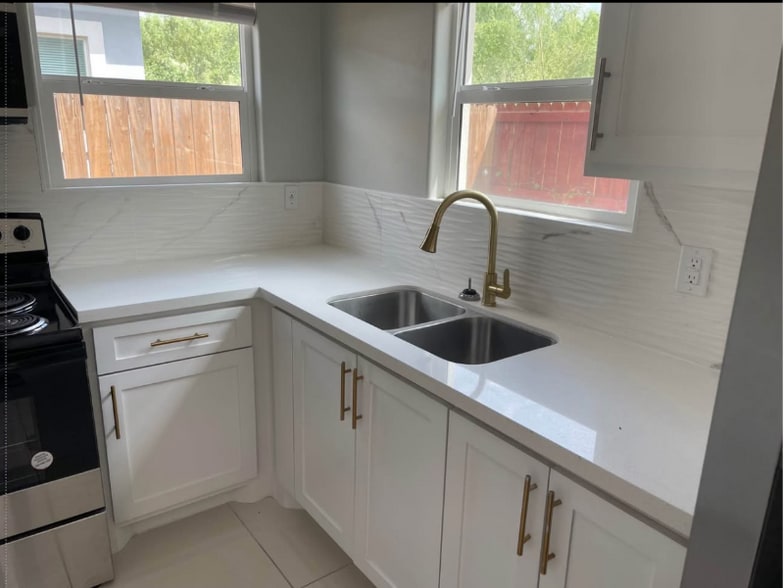 Building Photo - 201 W Rutherford Ave