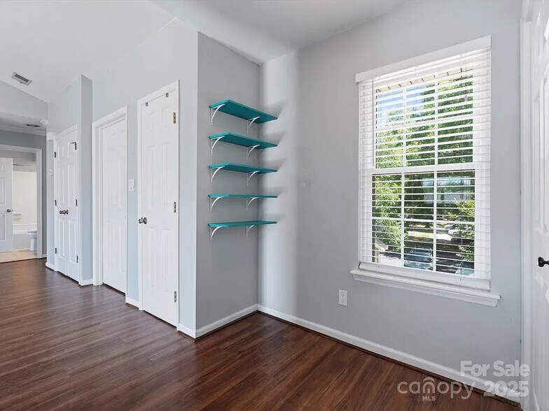 Building Photo - Room in Condo on S Vicksburg Park Ct