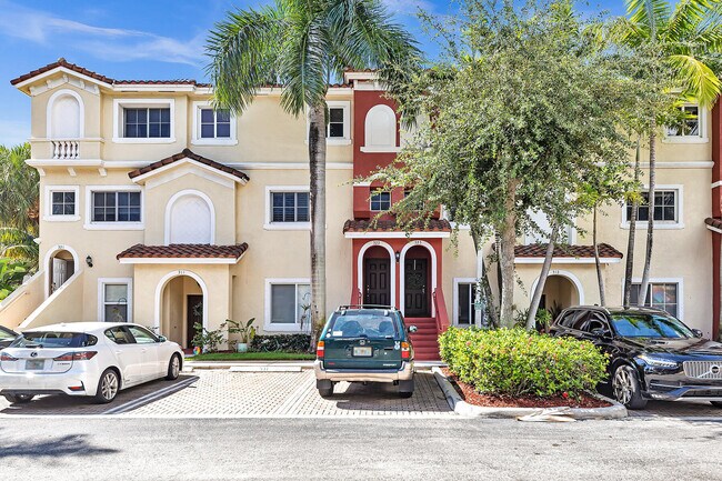 Building Photo - 323 Bayfront Dr