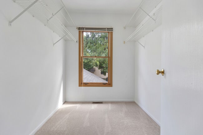 Building Photo - 414 Villa Cir Dr