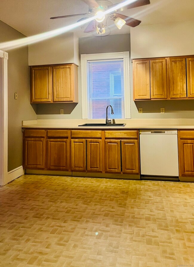 Building Photo - 24 Mortson St