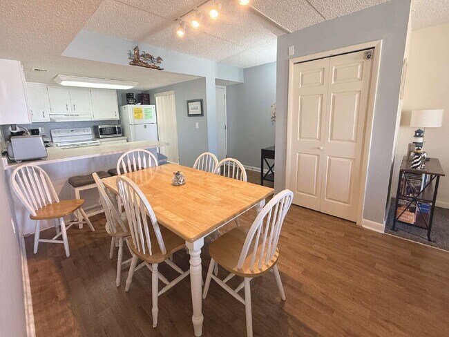 Building Photo - Furnished Tradewinds Condo!