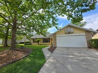 Building Photo - Springtree - Beautiful, spacious home