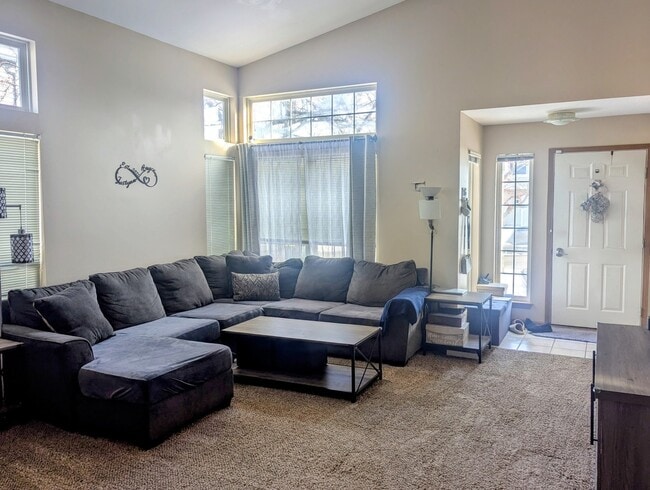 Building Photo - 1080 Noelle Bend