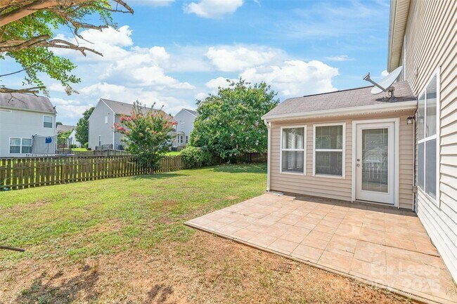 Building Photo - 7001 Dacian Ln