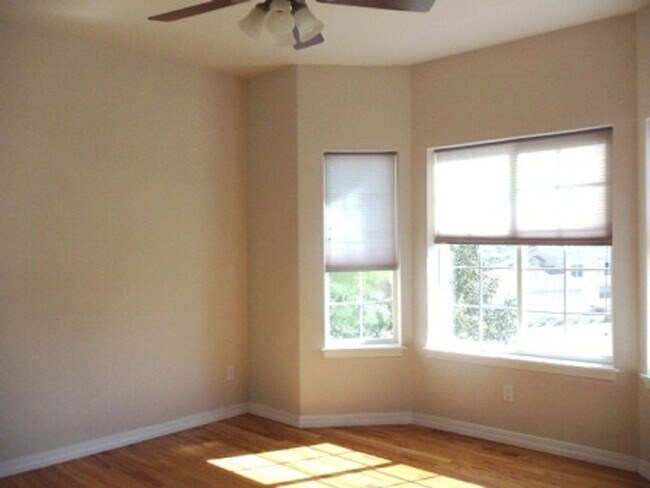 Building Photo - 5 Bd Ranch Home in School D-20