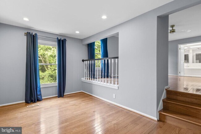 Building Photo - 1119 Halesworth Dr