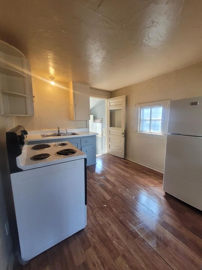 Building Photo - $595 - 1 bed 1 bath - Single Family Home