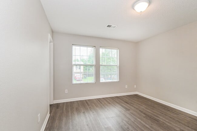 Building Photo - 2500 Boxford Ln