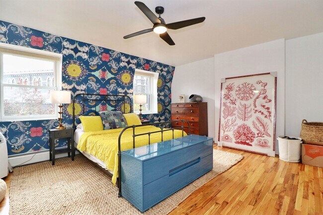 Building Photo - 820 Grand St