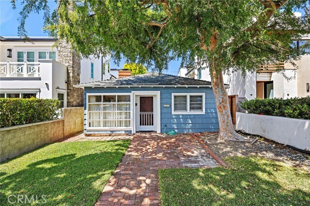 Building Photo - 619 Narcissus Ave