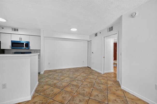 Building Photo - 2011 Renaissance Blvd