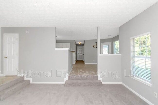 Building Photo - 420 Harvick Cir