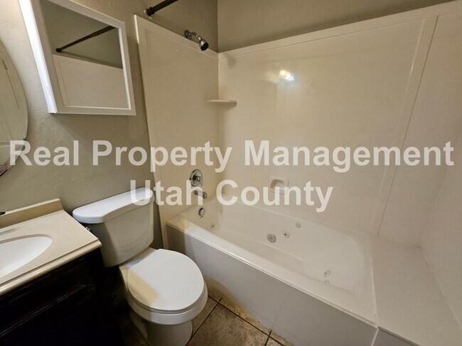 Building Photo - Spanish Fork House
