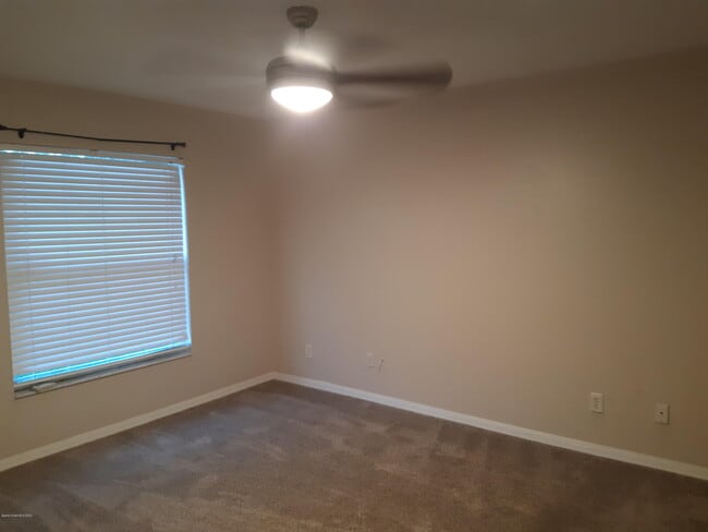 Building Photo - 5937 Aires Ave