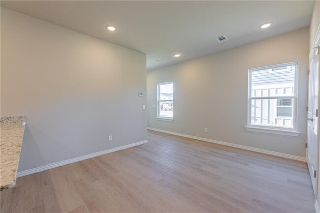 Building Photo - 1408 SW Casuarina Dr