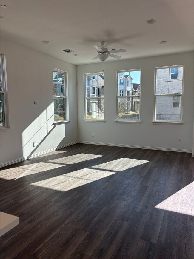 Building Photo - 4500 Ward St