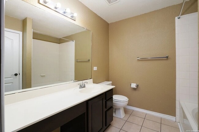 Building Photo - Cozy 2-Bedroom Home Just Off 151 & 410