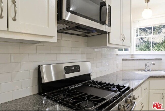 Building Photo - 4085 Van Buren Pl