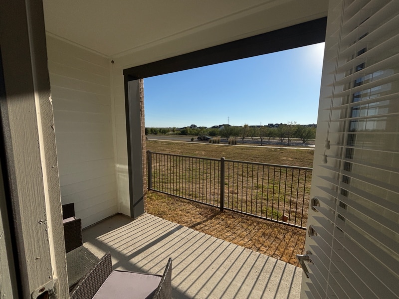 Building Photo - 425 El Rio St