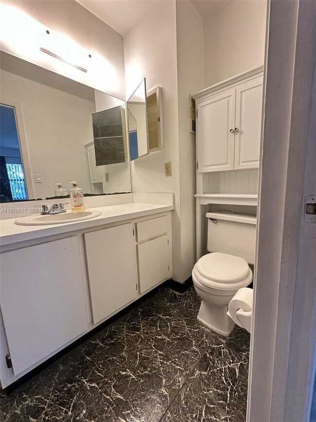 Building Photo - 861 NE 209th Terrace