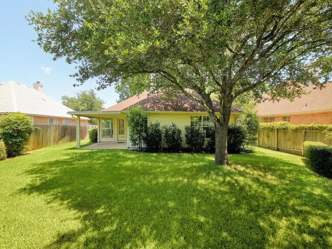 Building Photo - 213 Mesa Verde