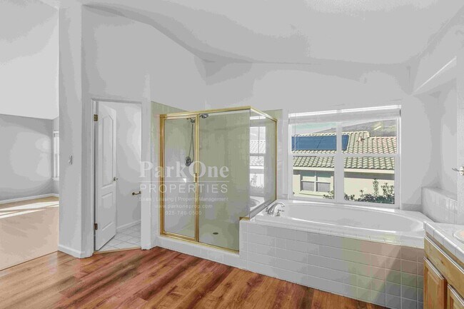 Building Photo - Beautiful Home in Peacock Creek