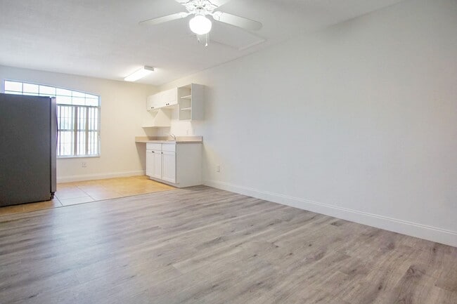 Building Photo - Studio in Davenport now available!