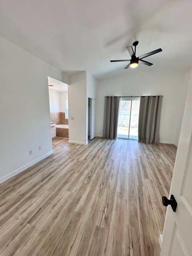 Building Photo - 57019 Selecta Ave