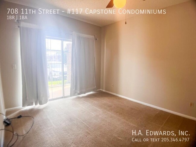 Building Photo - 708 11th St