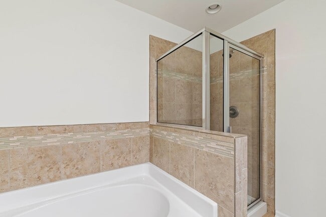 Building Photo - Charming 3BR Townhome in Brightleaf at the...
