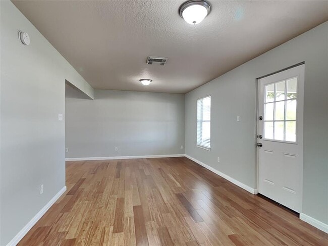 Building Photo - 5003 Hauna Ln