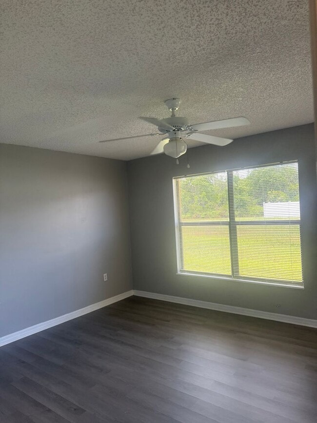 Building Photo - Spacious Duplex in Poinciana