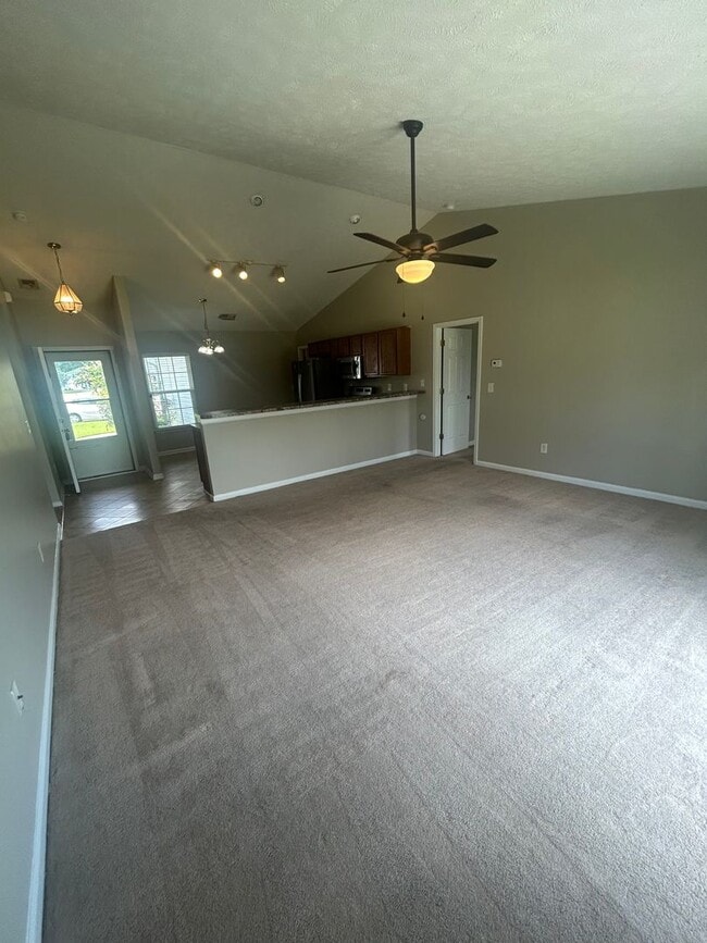 Building Photo - 6032 Quinn Rd