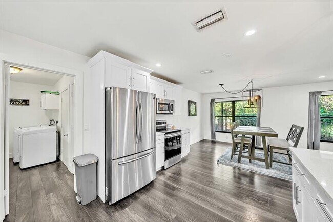 Building Photo - 10962 57th Pl S