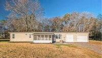 Building Photo - Welcome to this Newly renovated 3 bedroom...