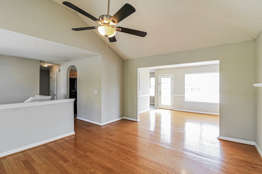 Building Photo - 1309 Kent Manor