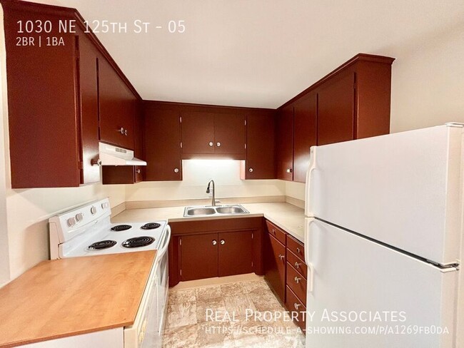 Building Photo - Upgraded 2-Bedroom, 1-Bathroom Available i...