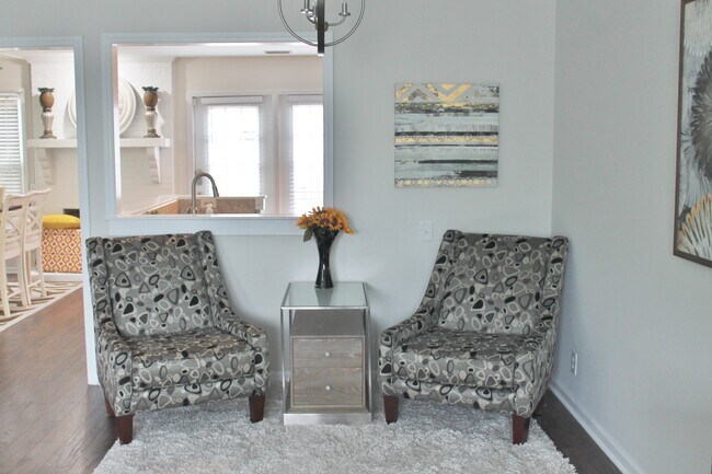 Building Photo - 7245 Meeting St