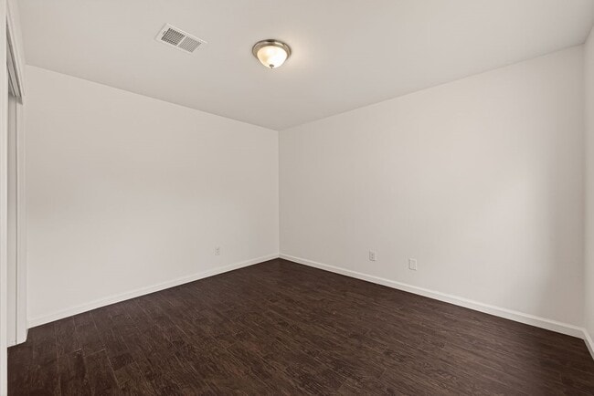 Building Photo - 1007 Apache Falls Dr