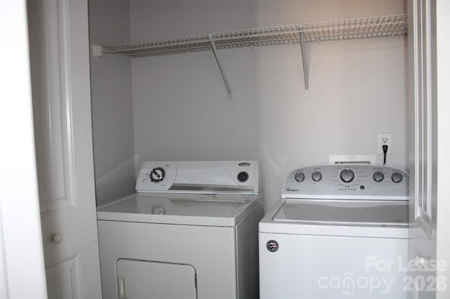 Building Photo - 1031 Central Park Cir