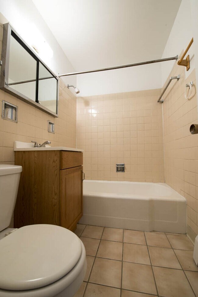 Building Photo - 304 East 147th