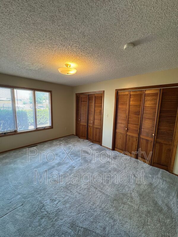 Building Photo - 510 E Elm St