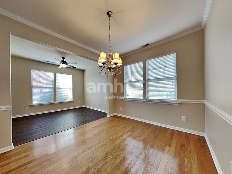 Building Photo - 10233 Broken Stone Ct