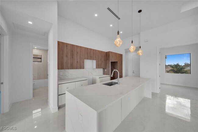 Building Photo - 2540 NW 6th Terrace