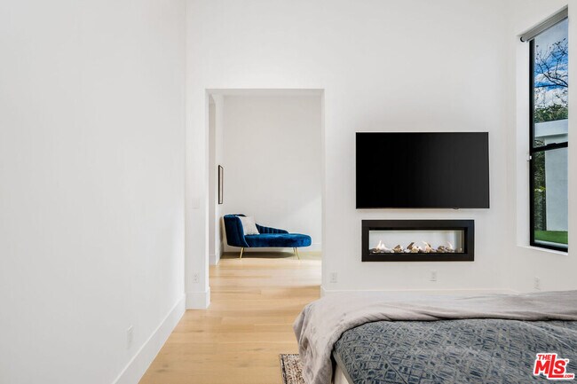 Building Photo - 22931 Dolorosa St