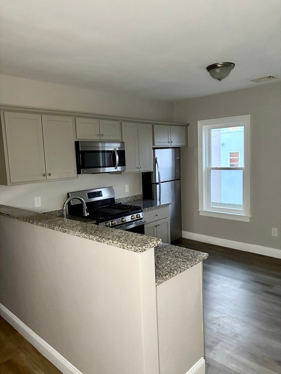 Building Photo - 325 Snell St