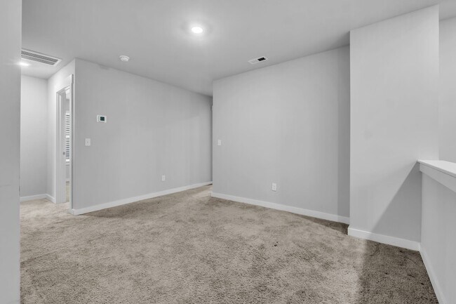 Building Photo - 1020 Baltusrol Ln